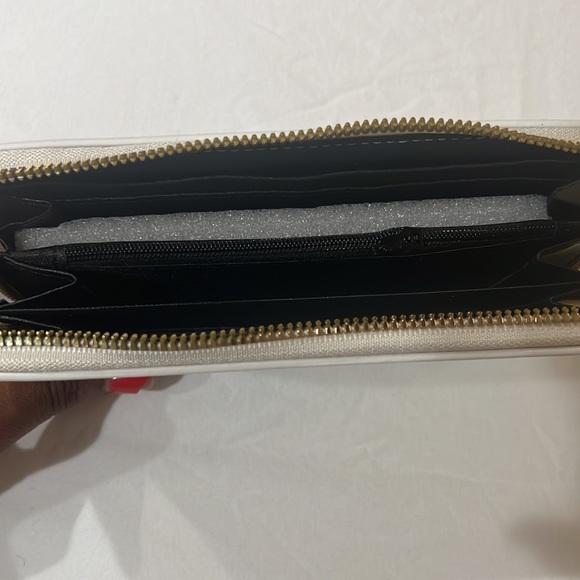 Wallet - Picture 2 of 2